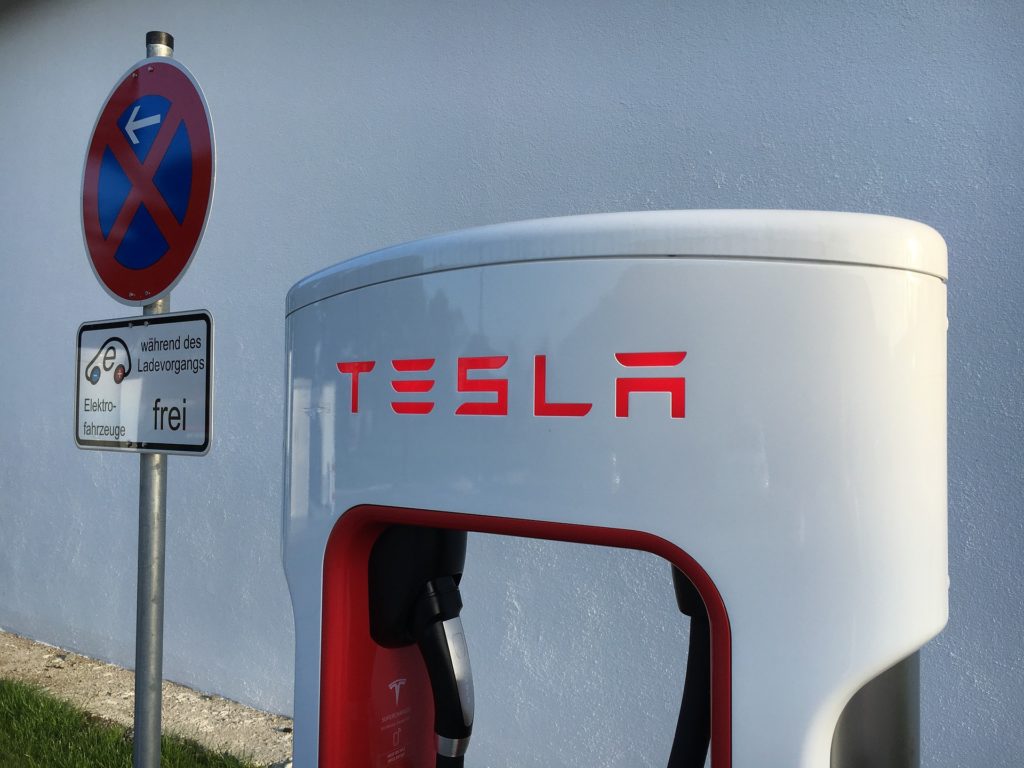 Tesla-Ladesäule Elektroauto
